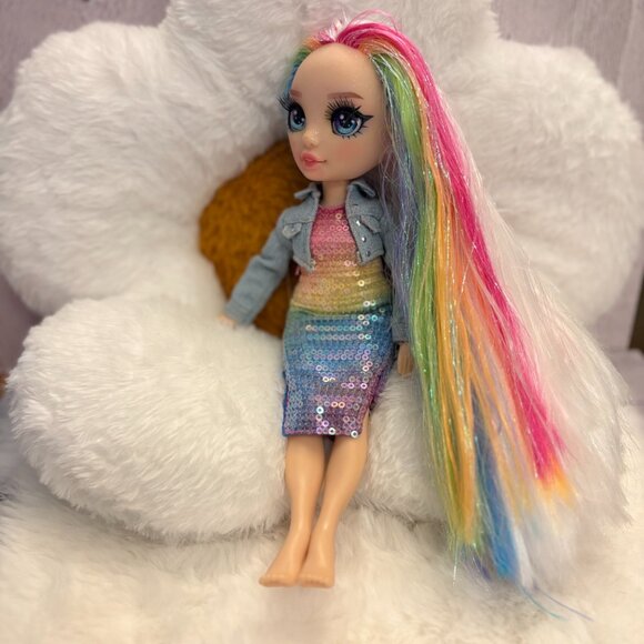 Rainbow High Amaya Raine Shimmer 11" Fashion Doll 2019 (SKU: 325TO) - Picture 7 of 14